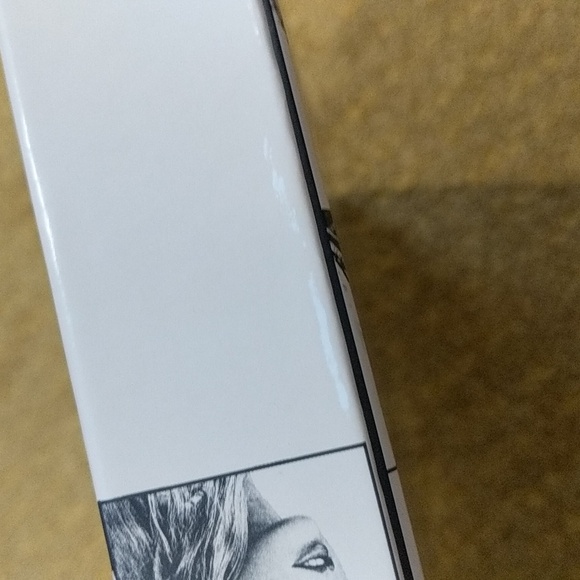 Taylor Swift VIP box - Picture 4 of 14